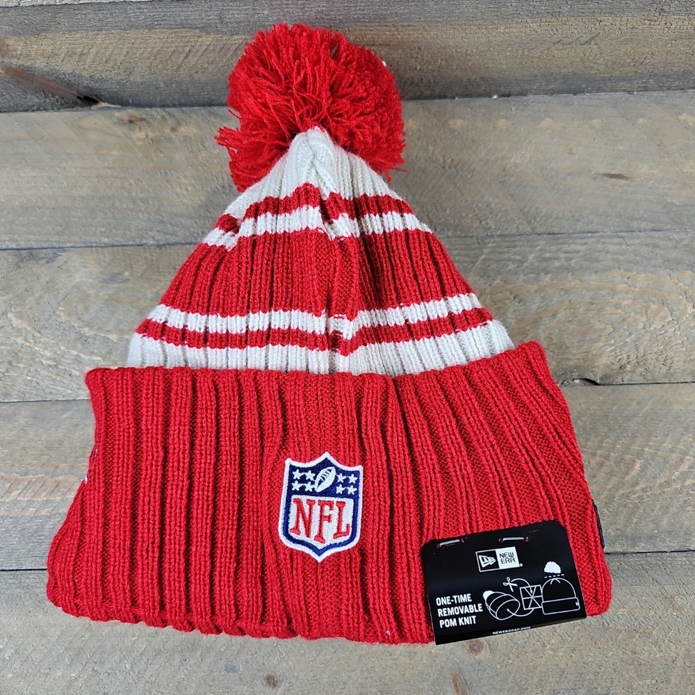 New Era Tampa Bay Buccaneers NFL Football Lined Red Cream Stocking Hat - Picture 3 of 9